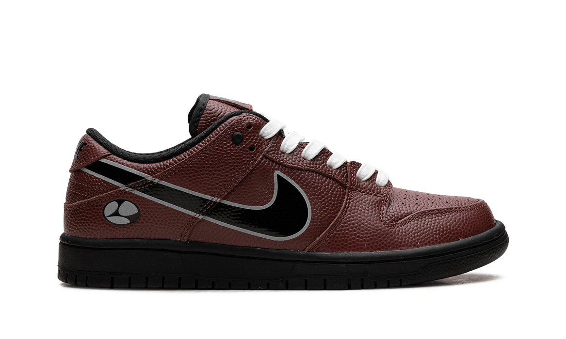 Nike SB Dunk Low Limosine Skateboards