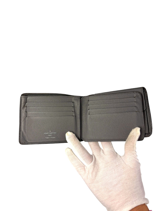 Louis Vuitton Taiga Leather Portefeuille Florin Wallet