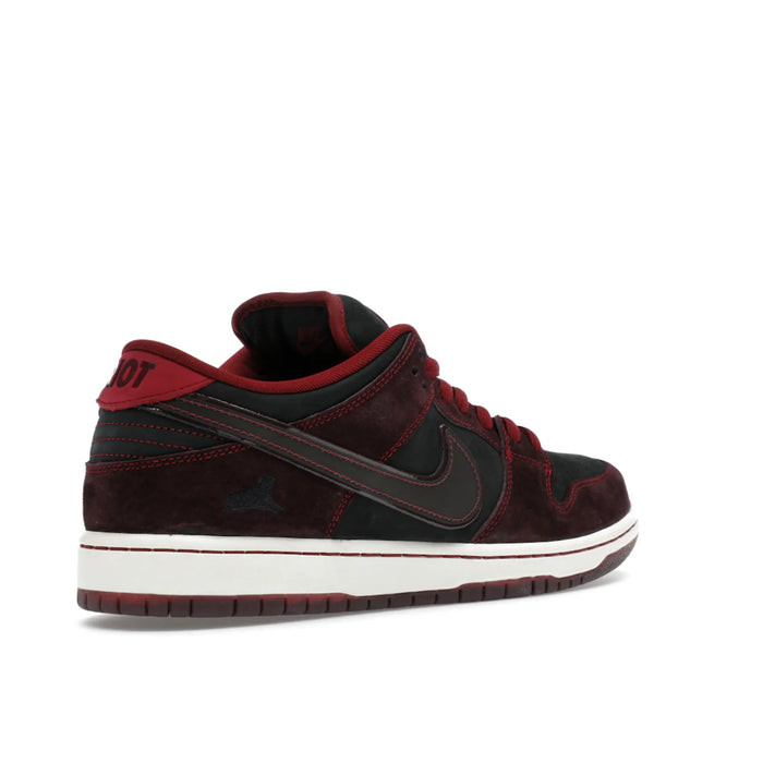 Nike SB Dunk Low Riot Skateshop