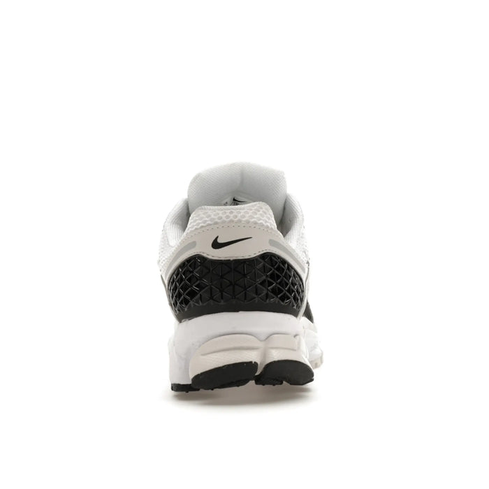 Nike Zoom Vomero 5 White Black