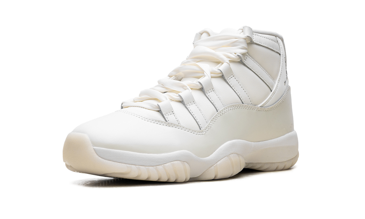 Jordan 11 Retro Pearl (Women's)